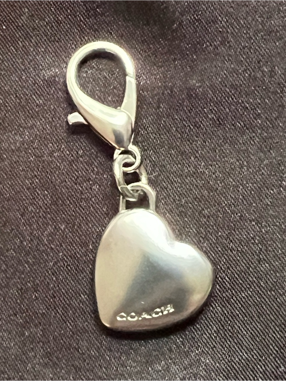Coach Silver Heart Charm Key/Card Holder Accent - Picture 1 of 1